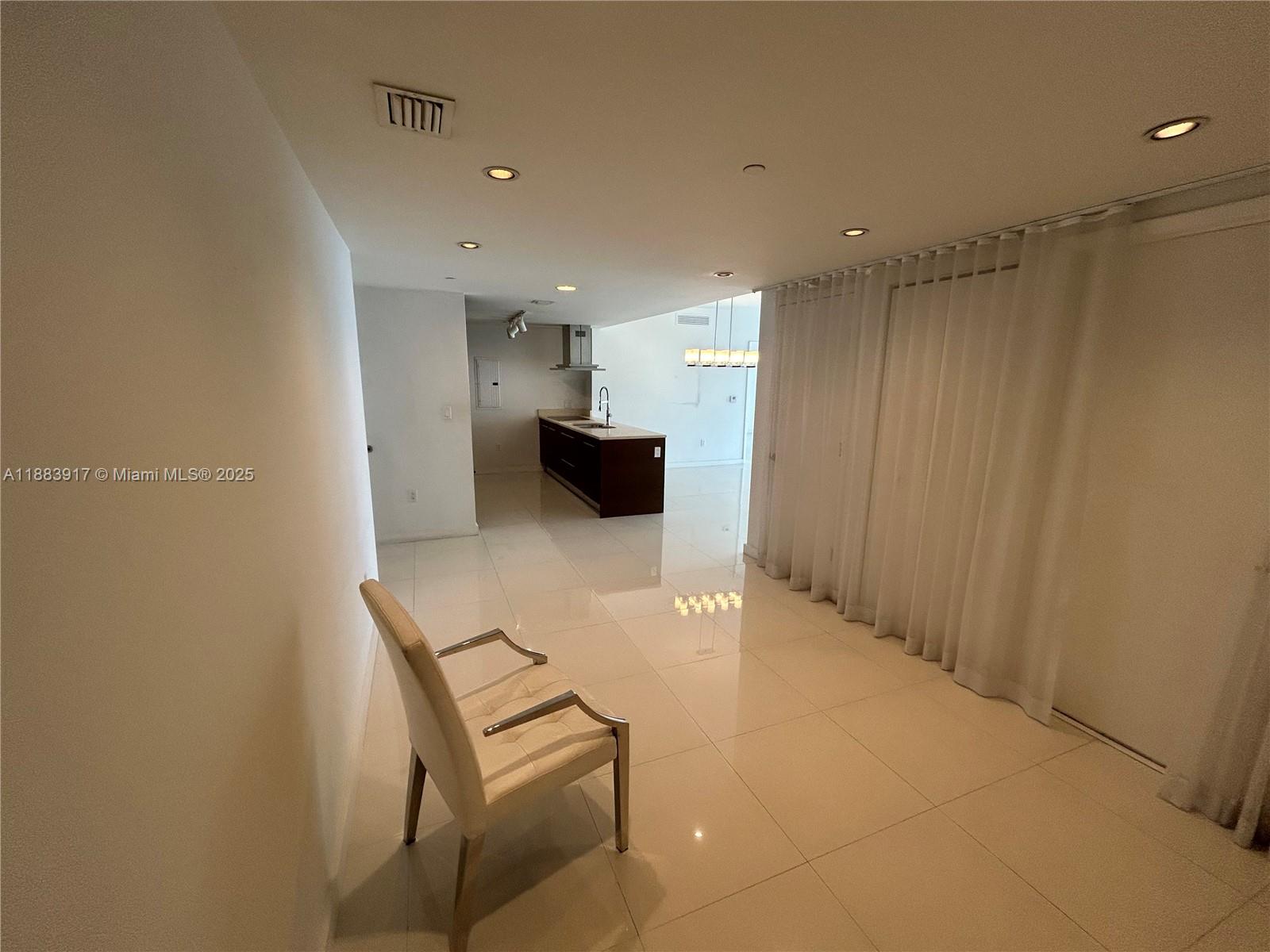 495 Brickell Ave #3705, Miami FL 33131