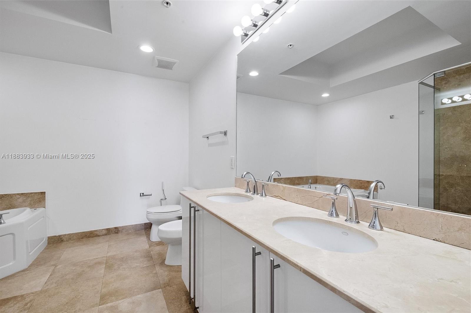 3030 NE 188th St #609, Aventura FL 33180