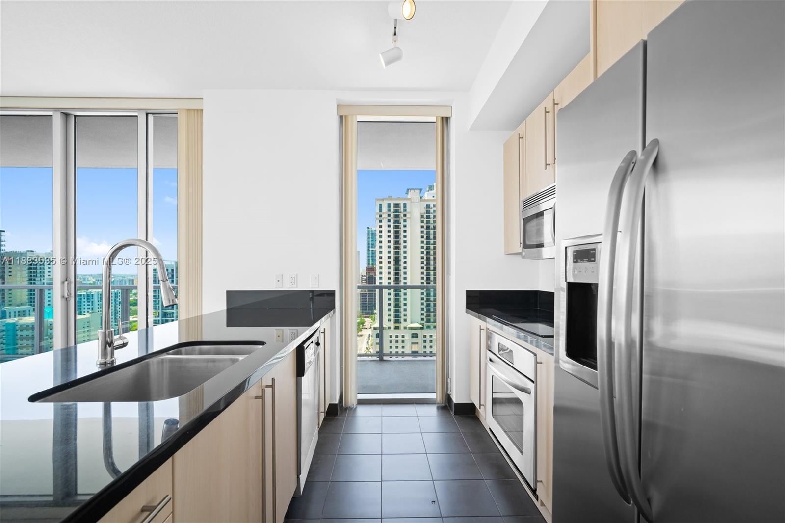 79 SW 12th St #2512-S, Miami FL 33130