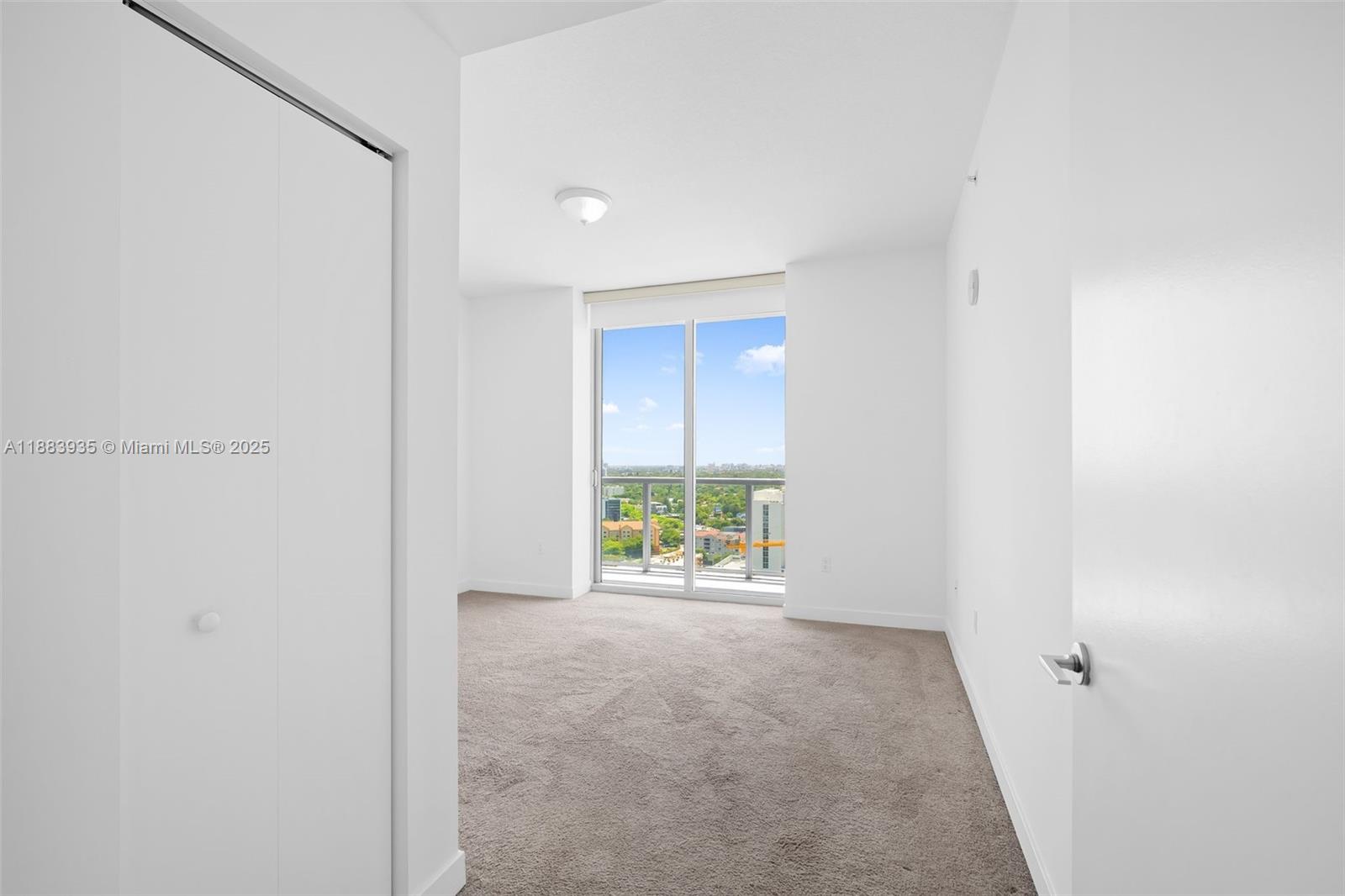 79 SW 12th St #2512-S, Miami FL 33130