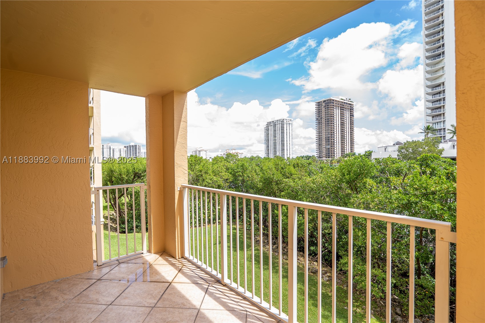 19601 E Country Club Dr #7308, Aventura FL 33180