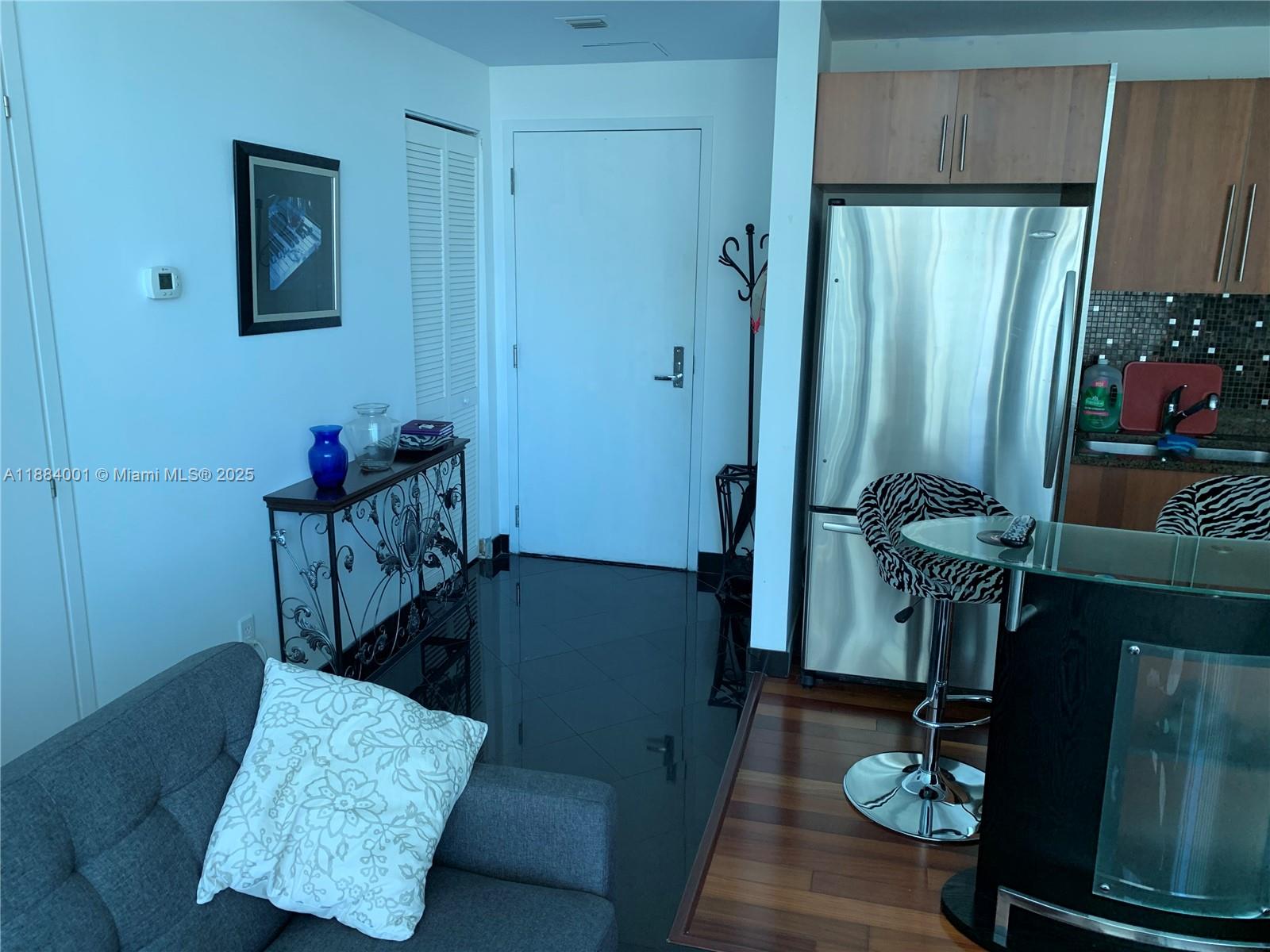 300 S BISCAYNE BLVD #1603, Miami FL 33131