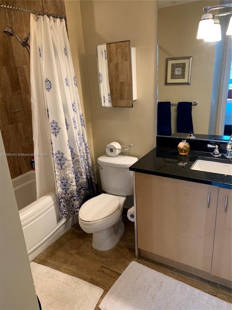 300 S BISCAYNE BLVD #1603, Miami FL 33131