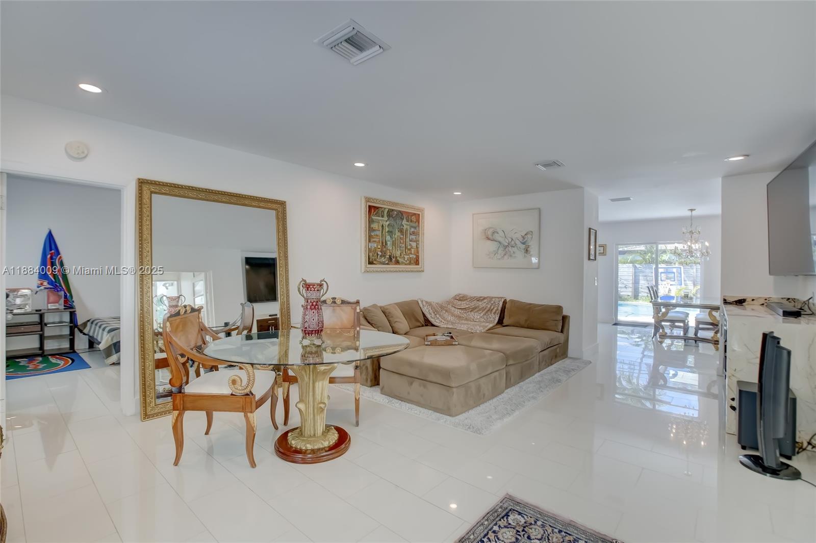 2601 NE 11th Ct, Fort Lauderdale FL 33304