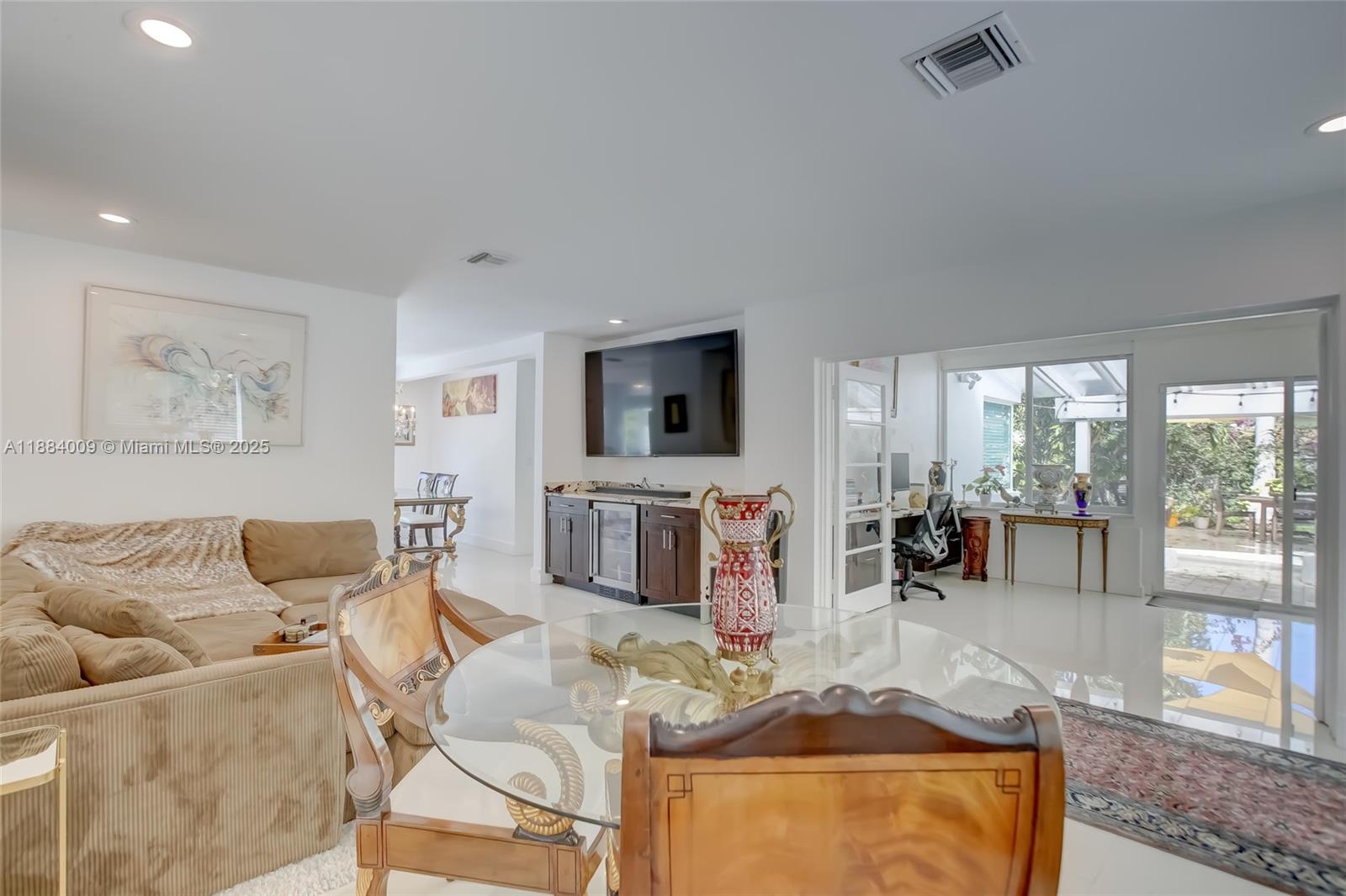 2601 NE 11th Ct, Fort Lauderdale FL 33304