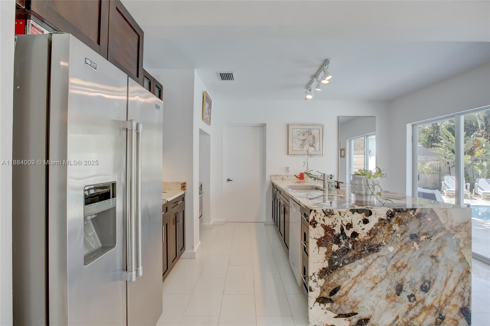 2601 NE 11th Ct, Fort Lauderdale FL 33304