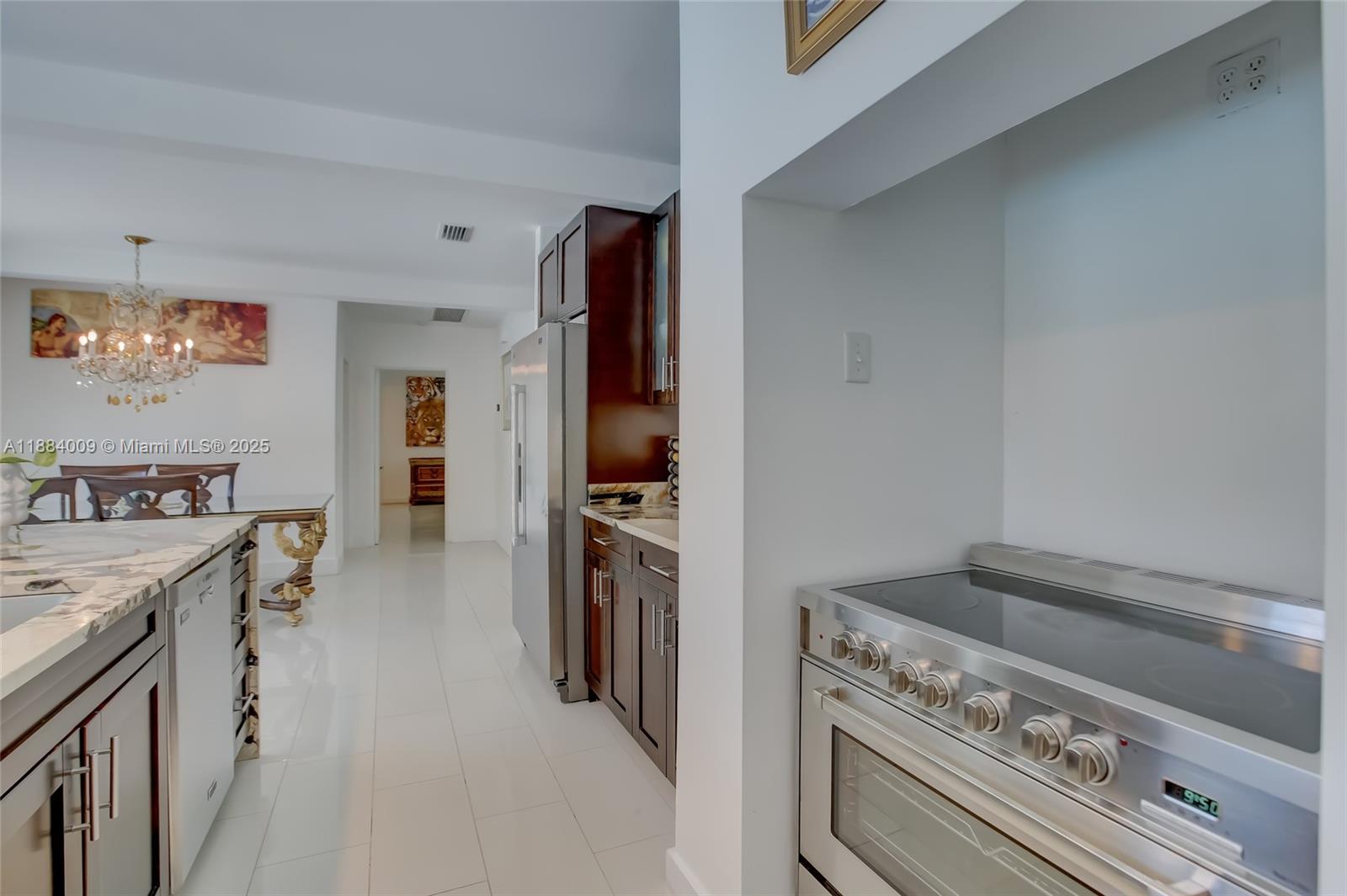 2601 NE 11th Ct, Fort Lauderdale FL 33304
