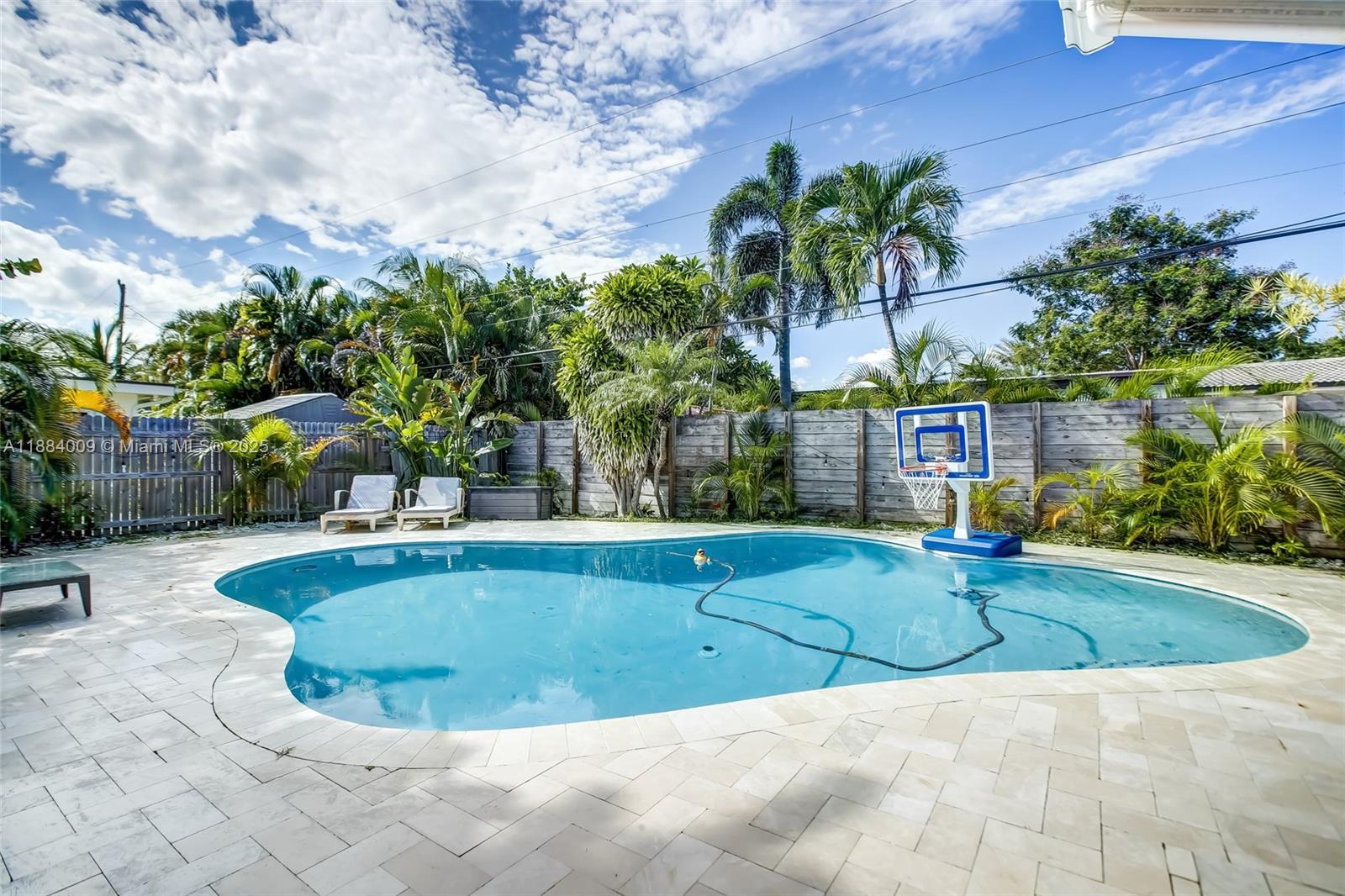 2601 NE 11th Ct, Fort Lauderdale FL 33304