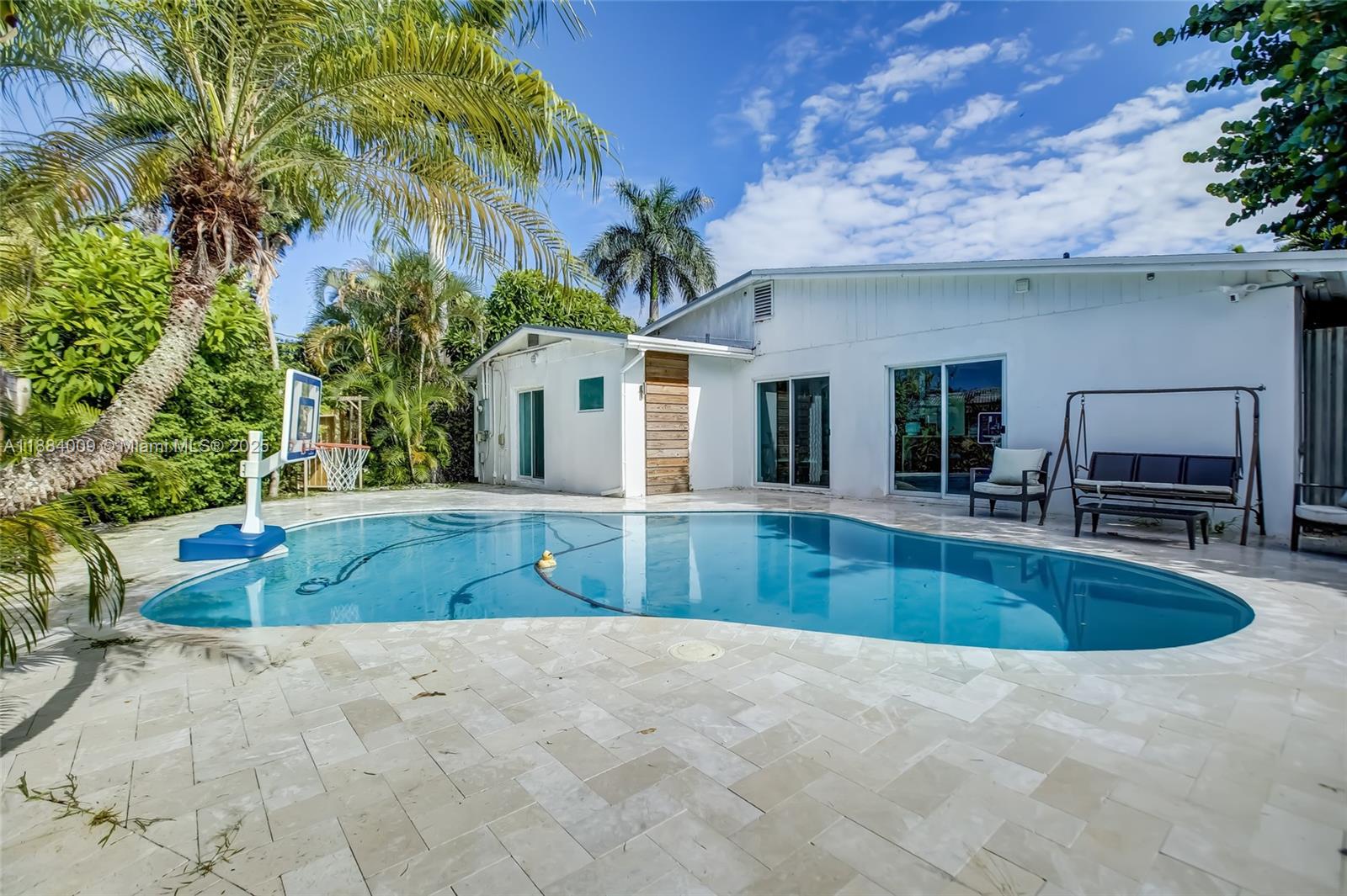 2601 NE 11th Ct, Fort Lauderdale FL 33304