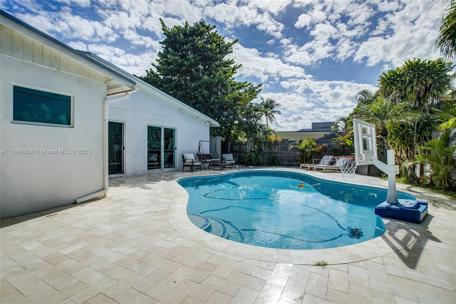 2601 NE 11th Ct, Fort Lauderdale FL 33304