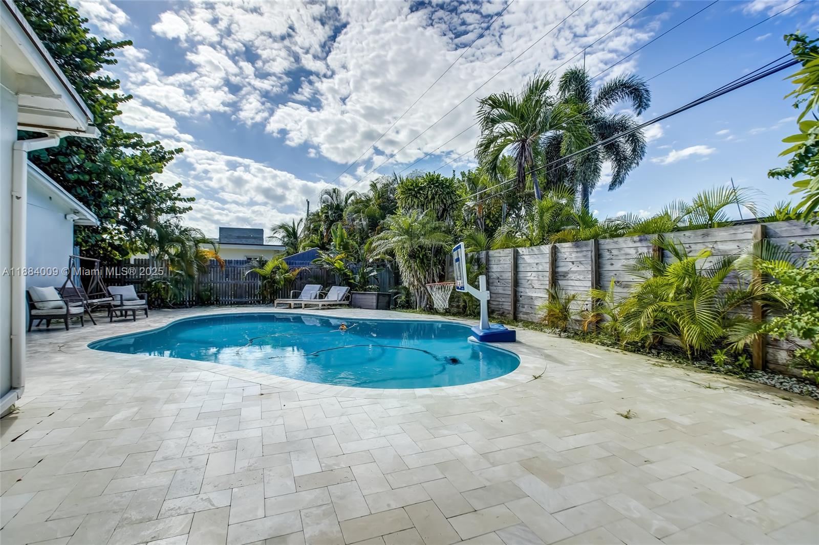 2601 NE 11th Ct, Fort Lauderdale FL 33304