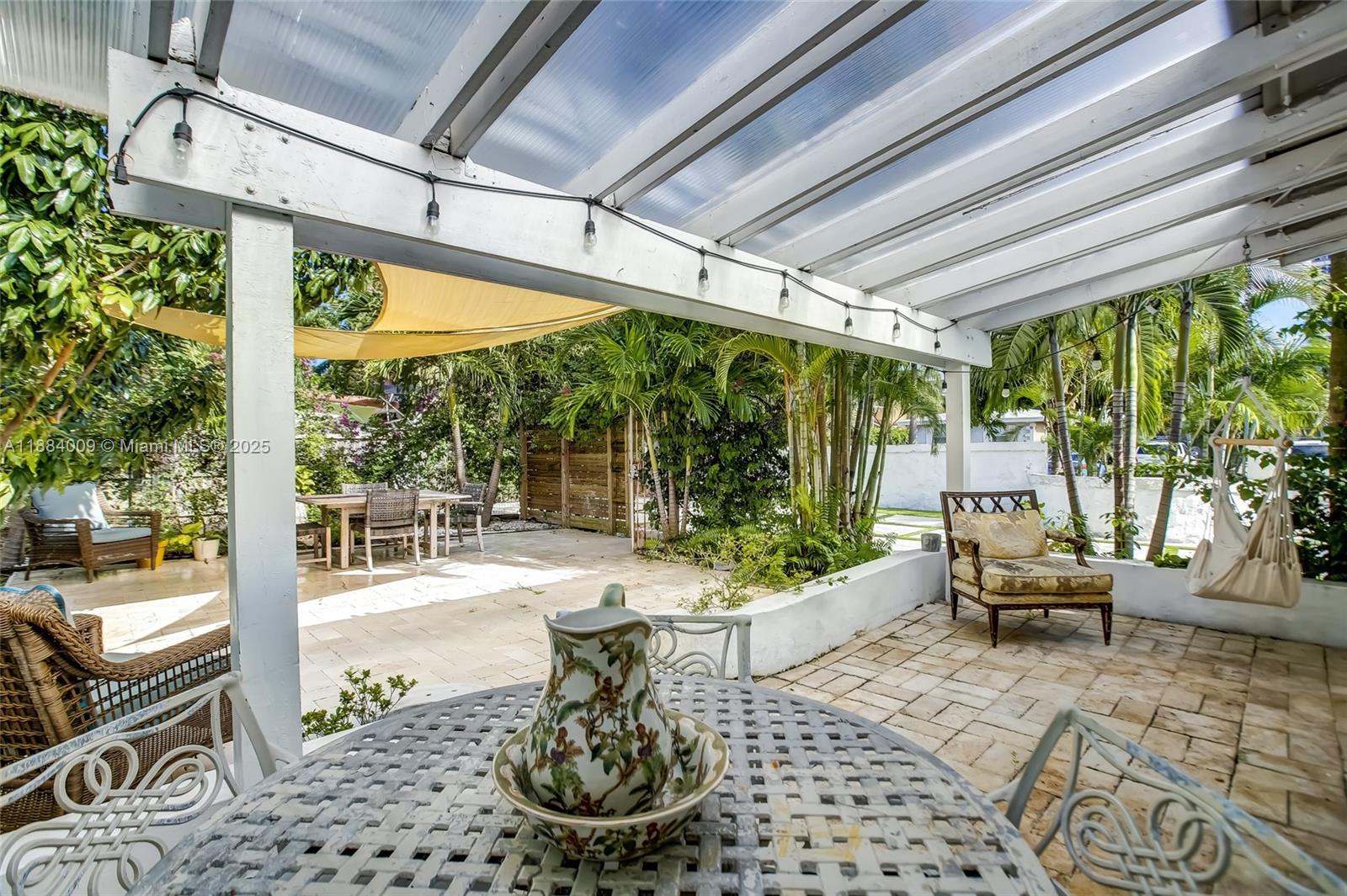 2601 NE 11th Ct, Fort Lauderdale FL 33304