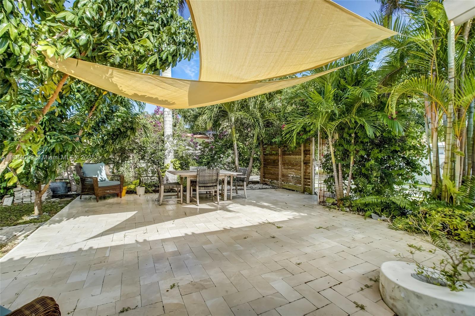 2601 NE 11th Ct, Fort Lauderdale FL 33304