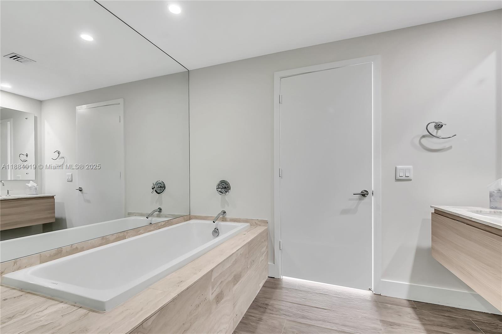 2900 NE 7 Ave #4303, Miami FL 33137