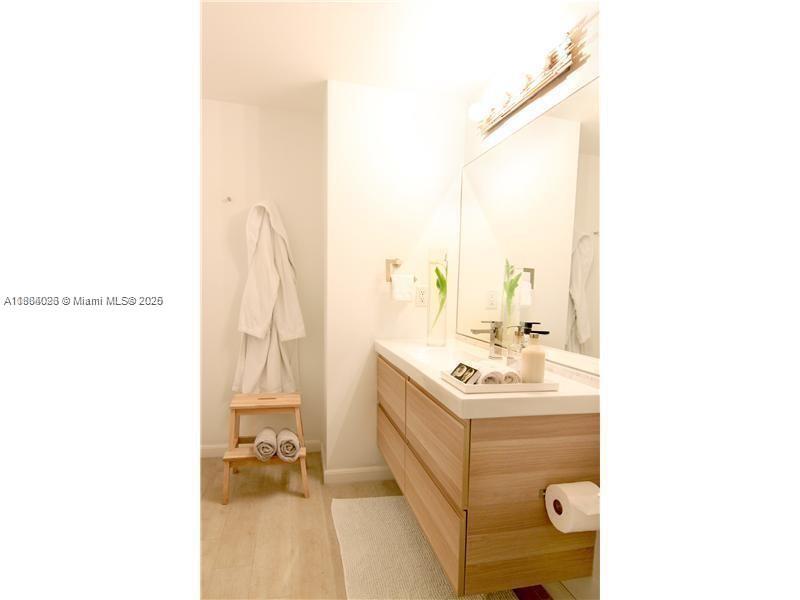 1250 S Miami Ave #901, Miami FL 33130