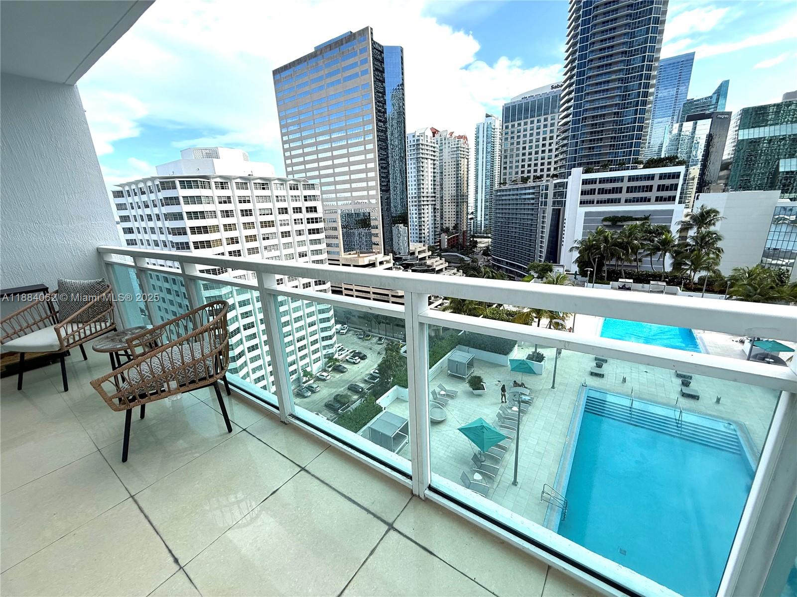 950 Brickell Bay Dr #1609, Miami FL 33131