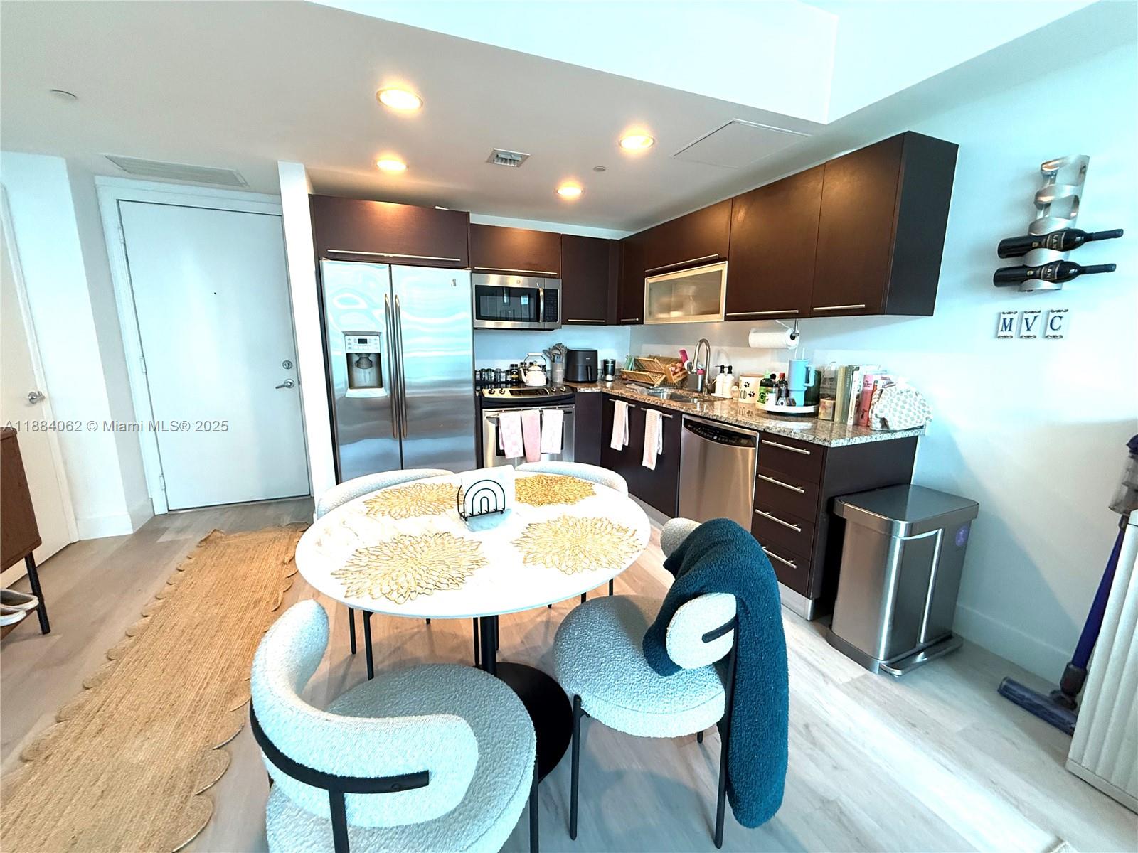 950 Brickell Bay Dr #1609, Miami FL 33131