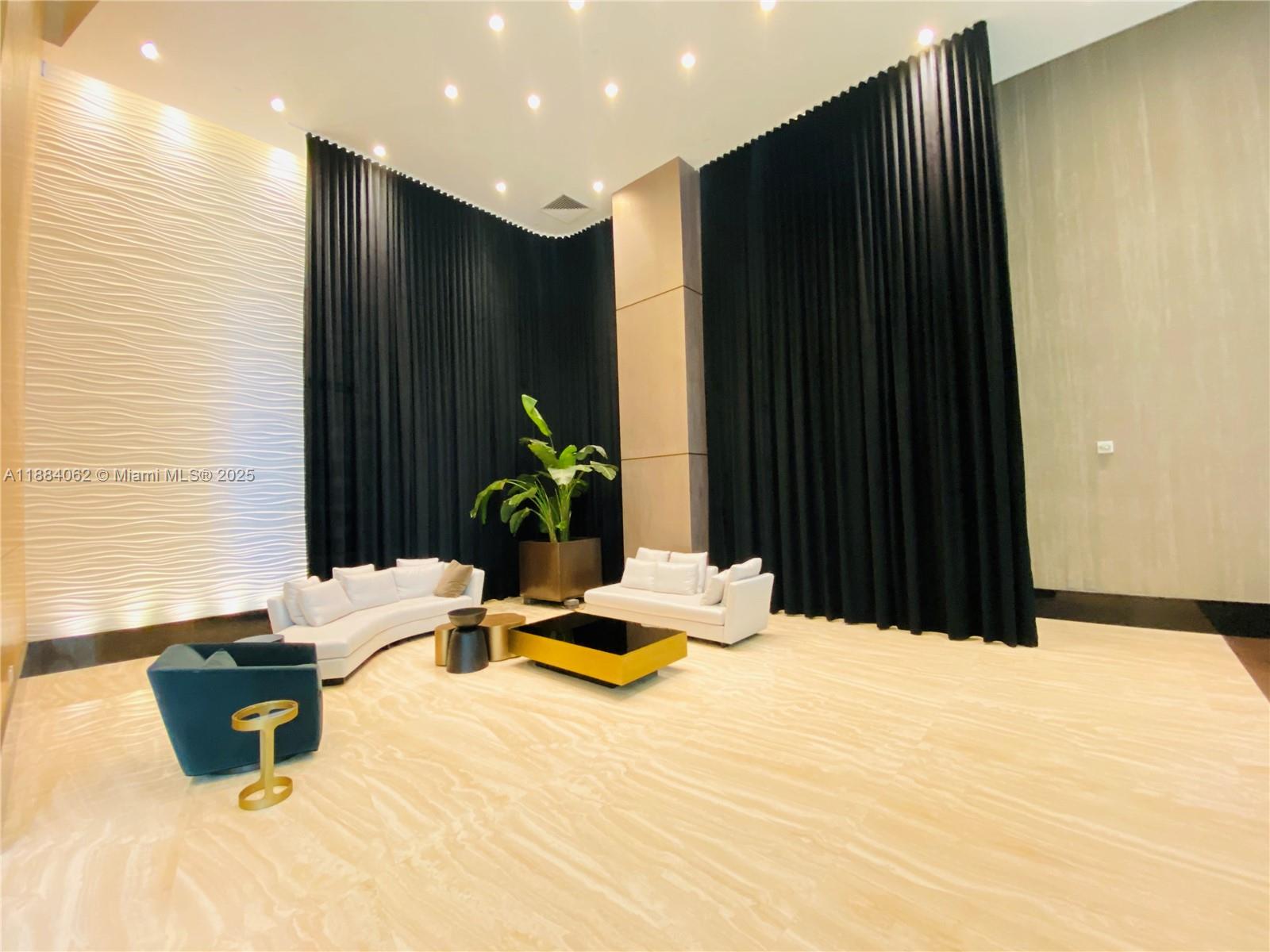 950 Brickell Bay Dr #1609, Miami FL 33131