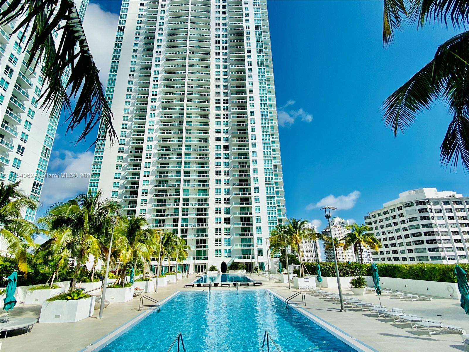 950 Brickell Bay Dr #1609, Miami FL 33131