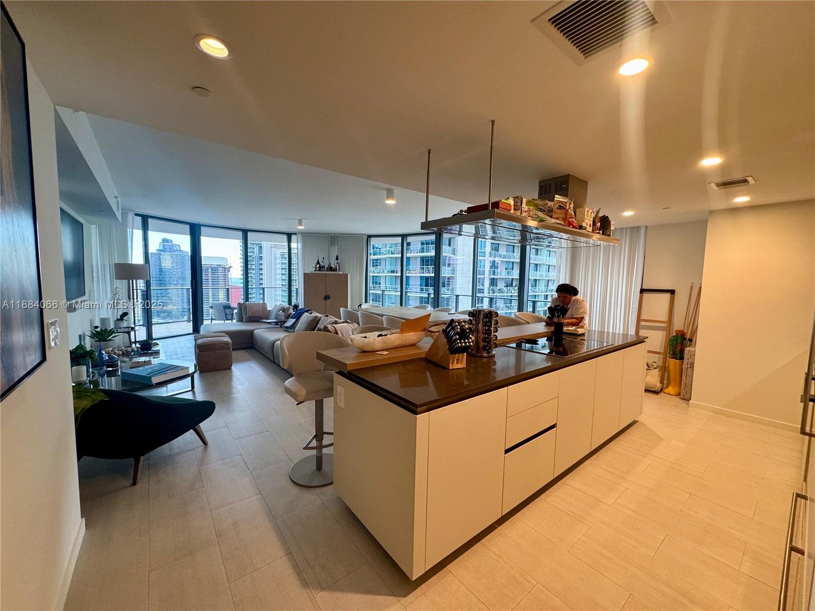1000 Brickell Plz #3302, Miami FL 33131