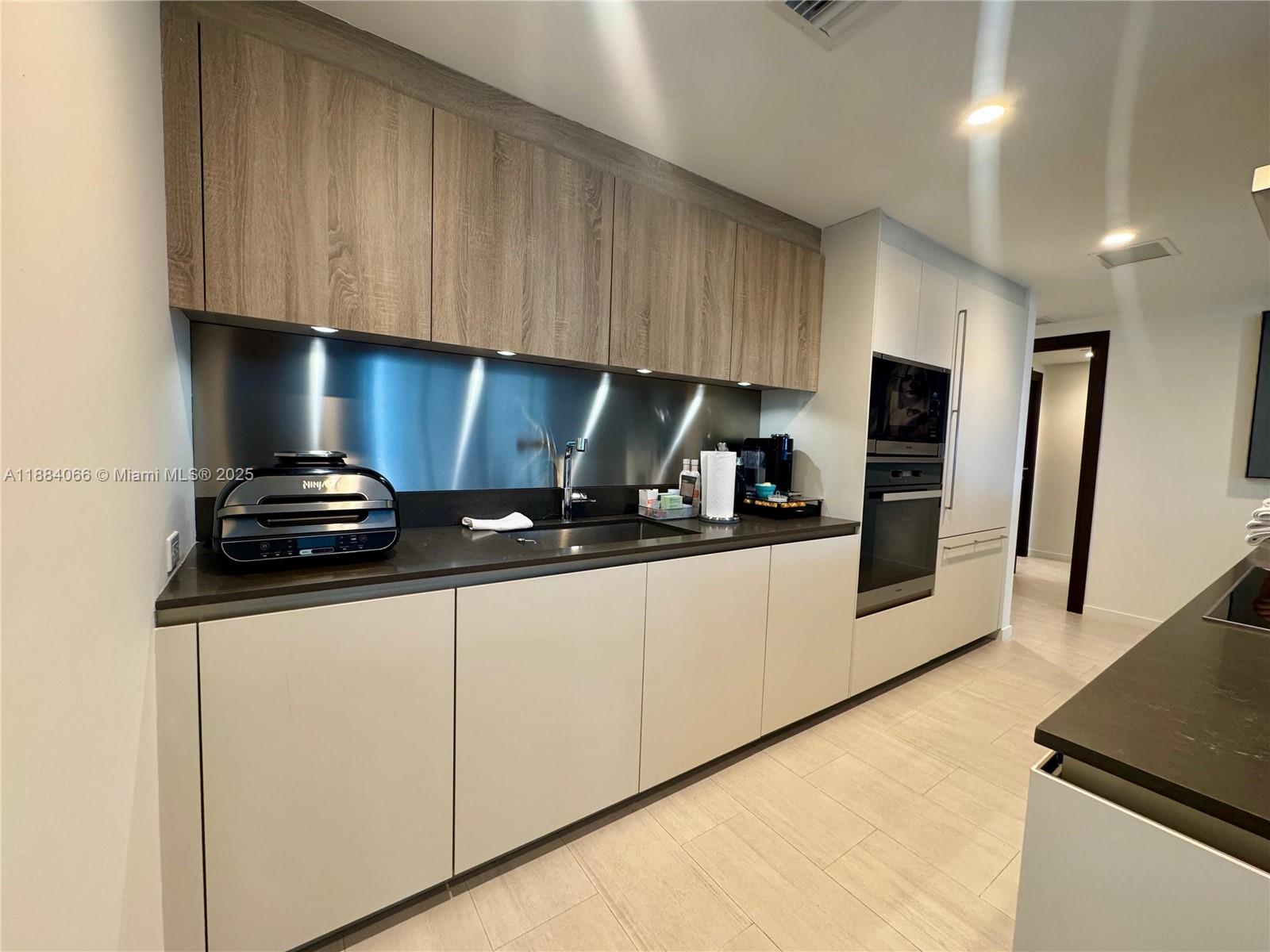 1000 Brickell Plz #3302, Miami FL 33131