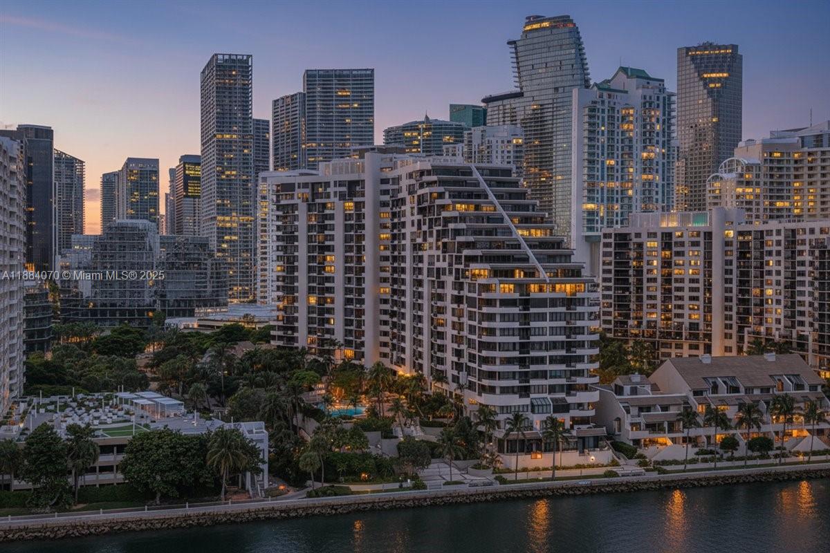 520 Brickell Key Dr #A621, Miami FL 33131