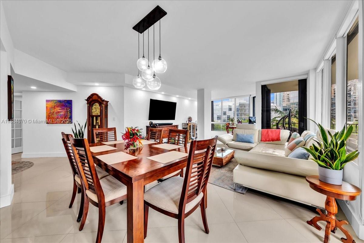 520 Brickell Key Dr #A621, Miami FL 33131