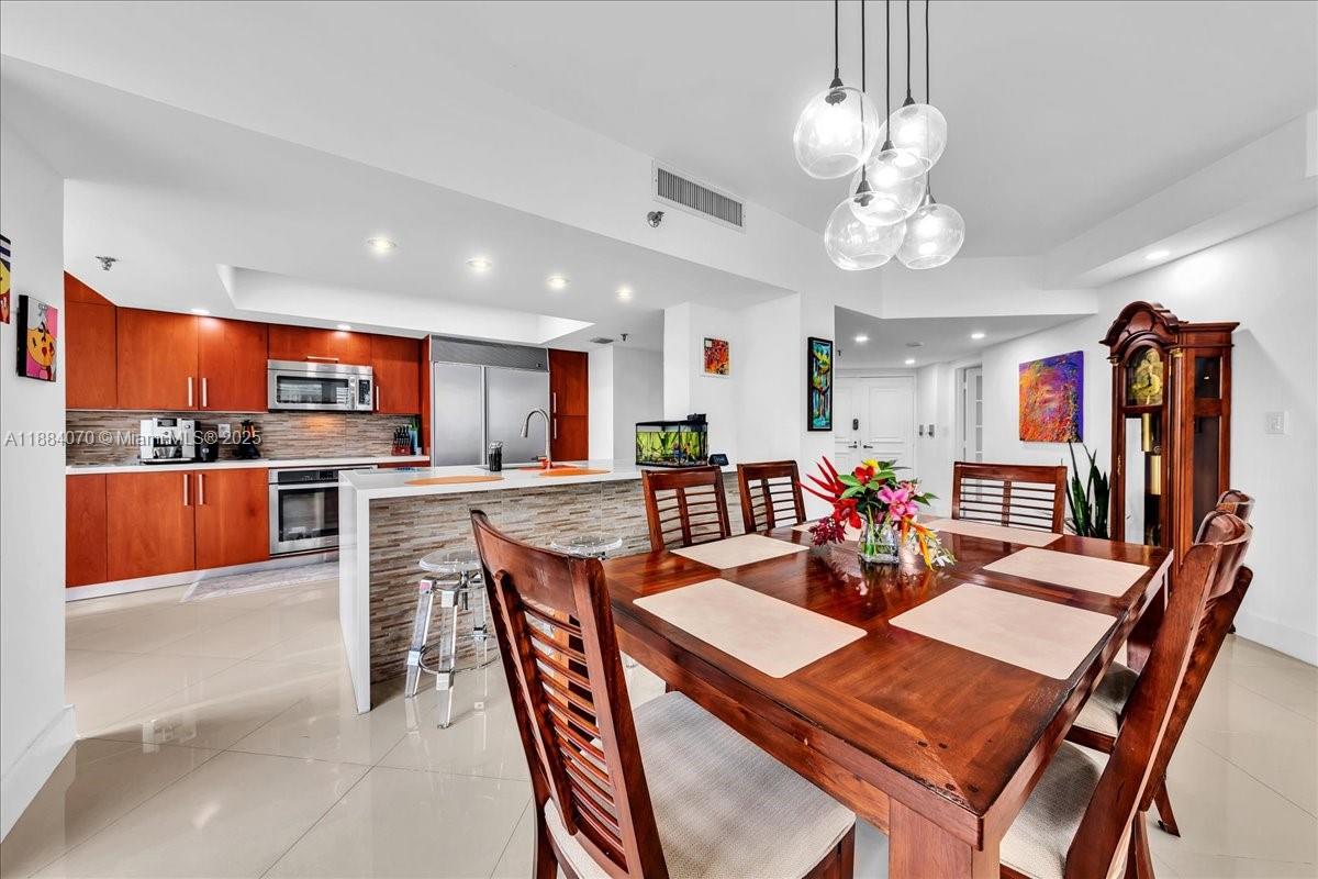 520 Brickell Key Dr #A621, Miami FL 33131