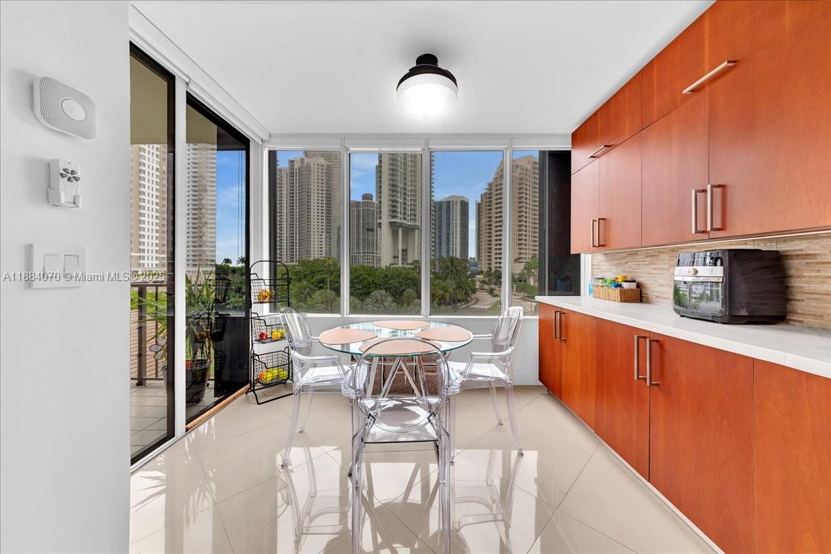 520 Brickell Key Dr #A621, Miami FL 33131