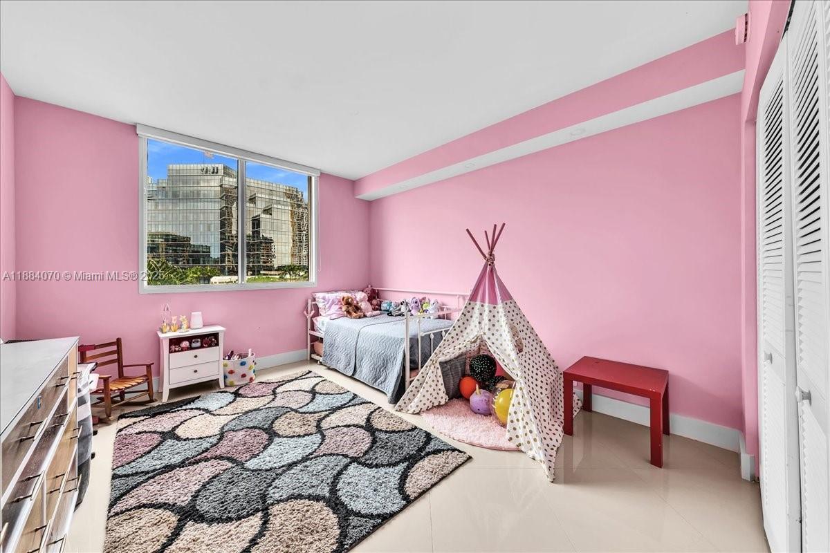 520 Brickell Key Dr #A621, Miami FL 33131