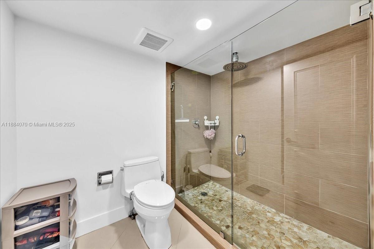 520 Brickell Key Dr #A621, Miami FL 33131