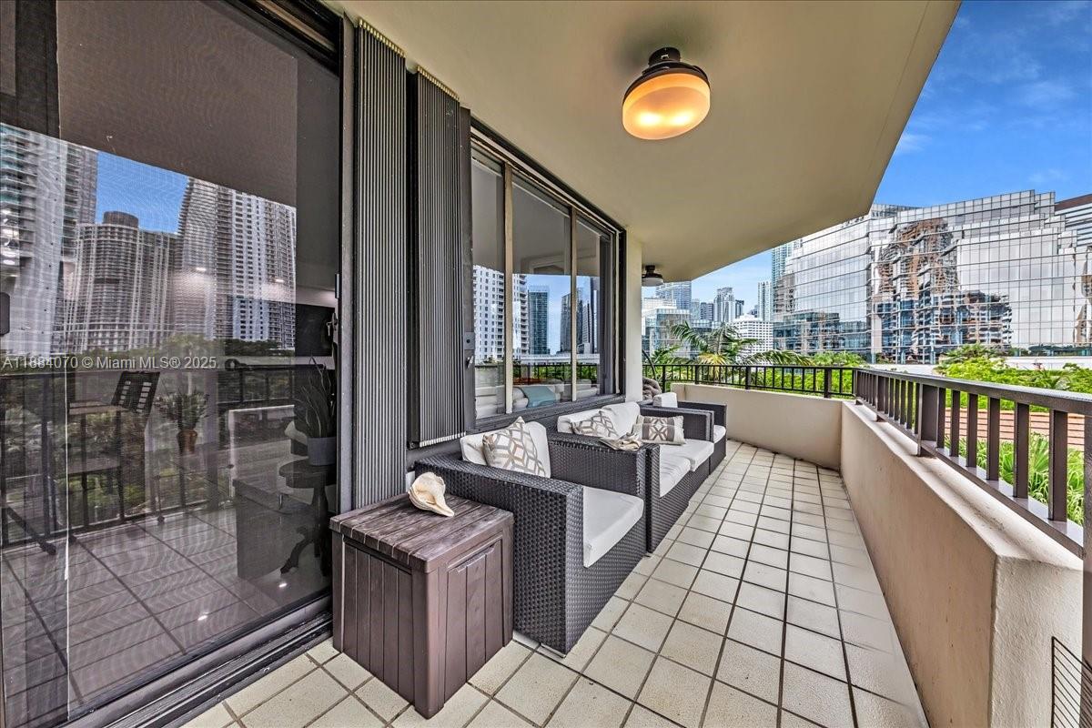 520 Brickell Key Dr #A621, Miami FL 33131