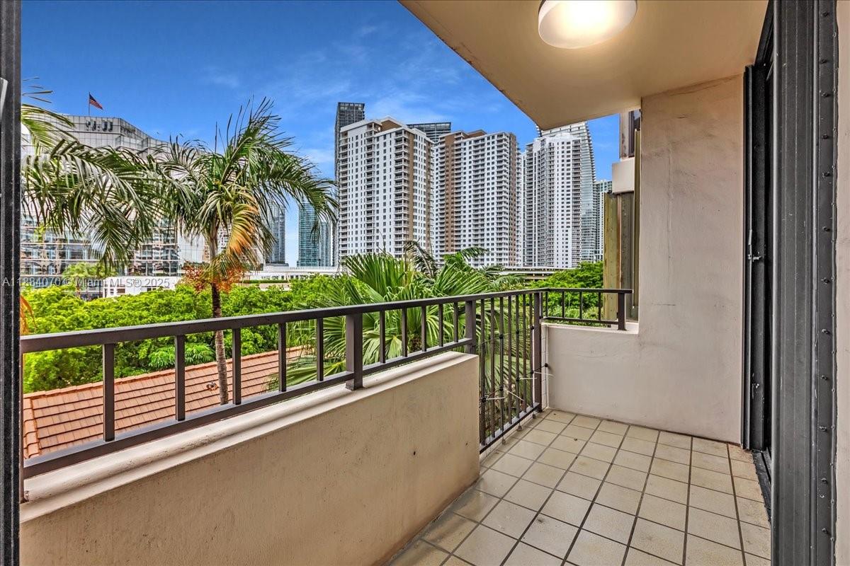 520 Brickell Key Dr #A621, Miami FL 33131