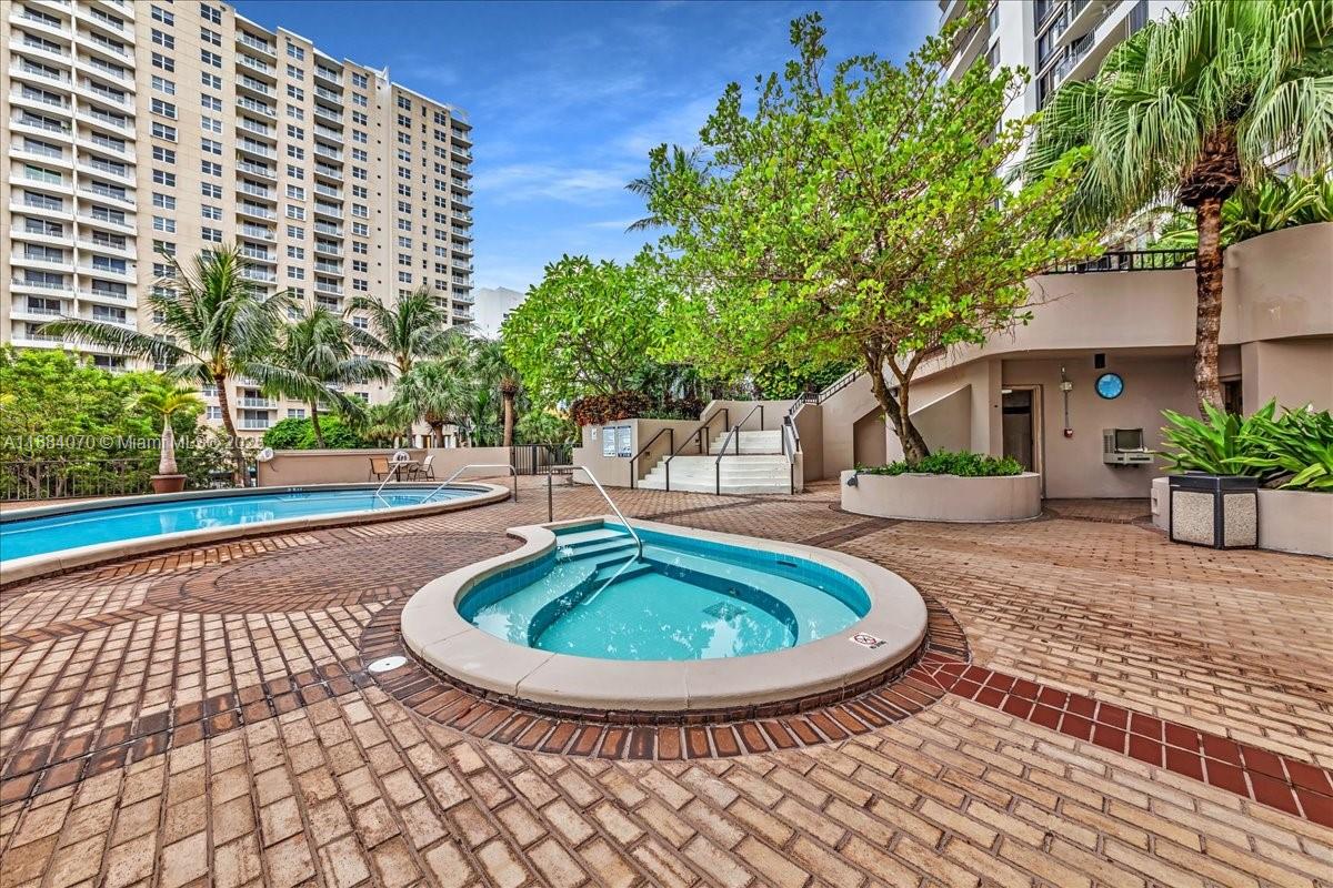 520 Brickell Key Dr #A621, Miami FL 33131