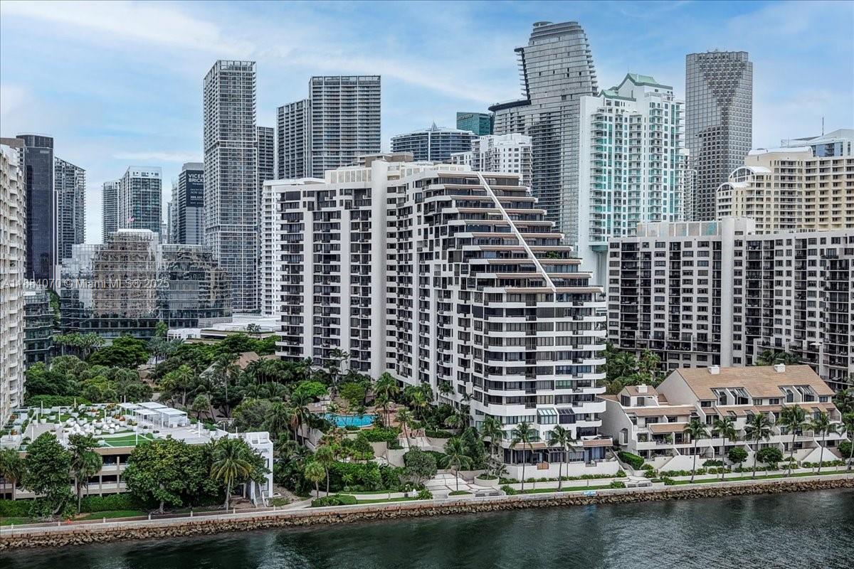 520 Brickell Key Dr #A621, Miami FL 33131
