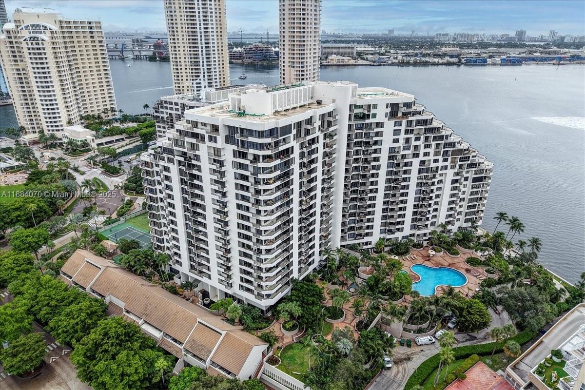 520 Brickell Key Dr #A621, Miami FL 33131