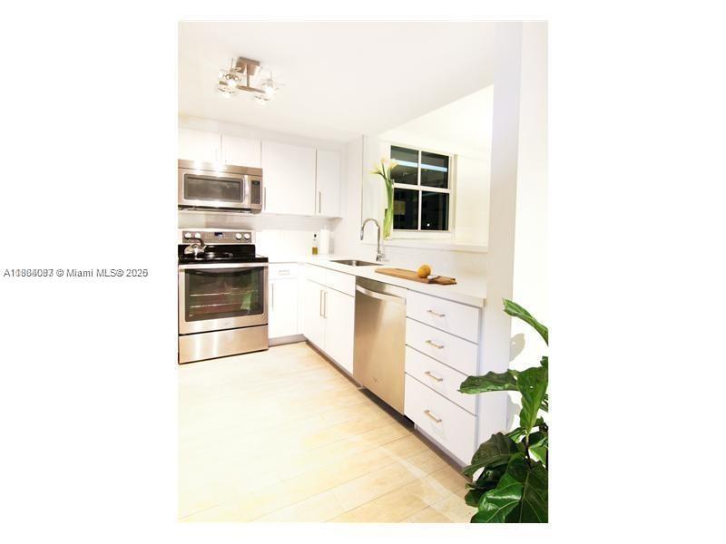 1250 S Miami Ave #901, Miami FL 33130