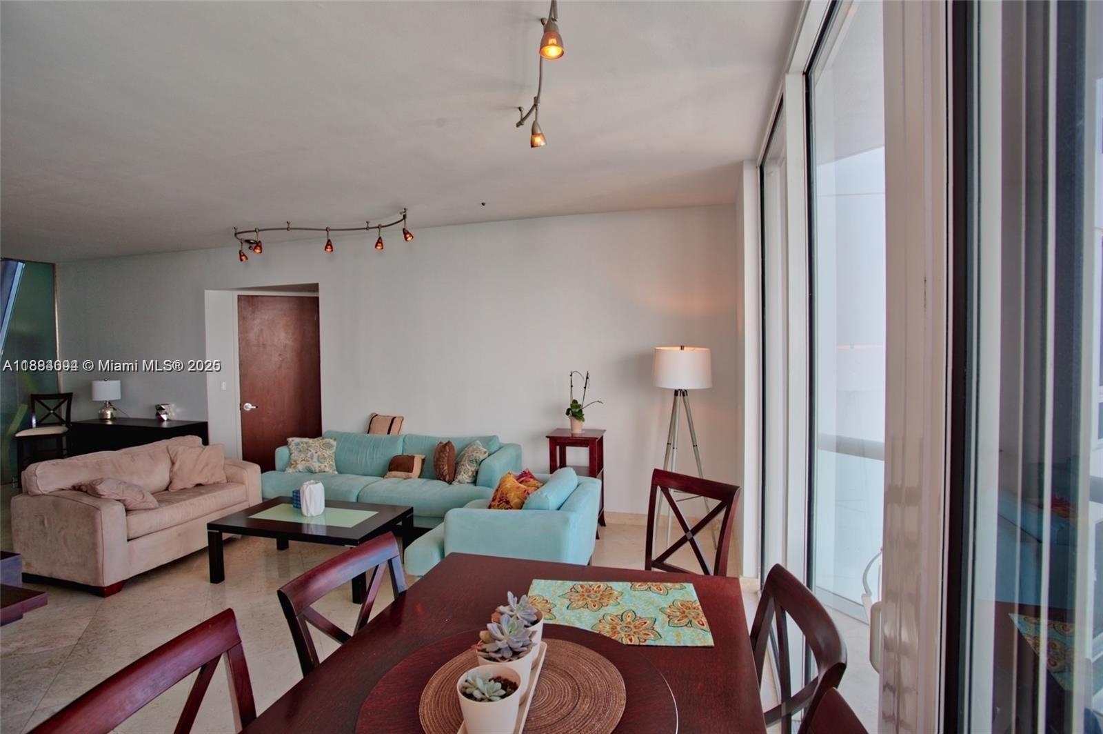 6365 Collins Ave #4204, Miami Beach FL 33141