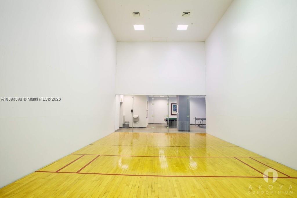6365 Collins Ave #4204, Miami Beach FL 33141