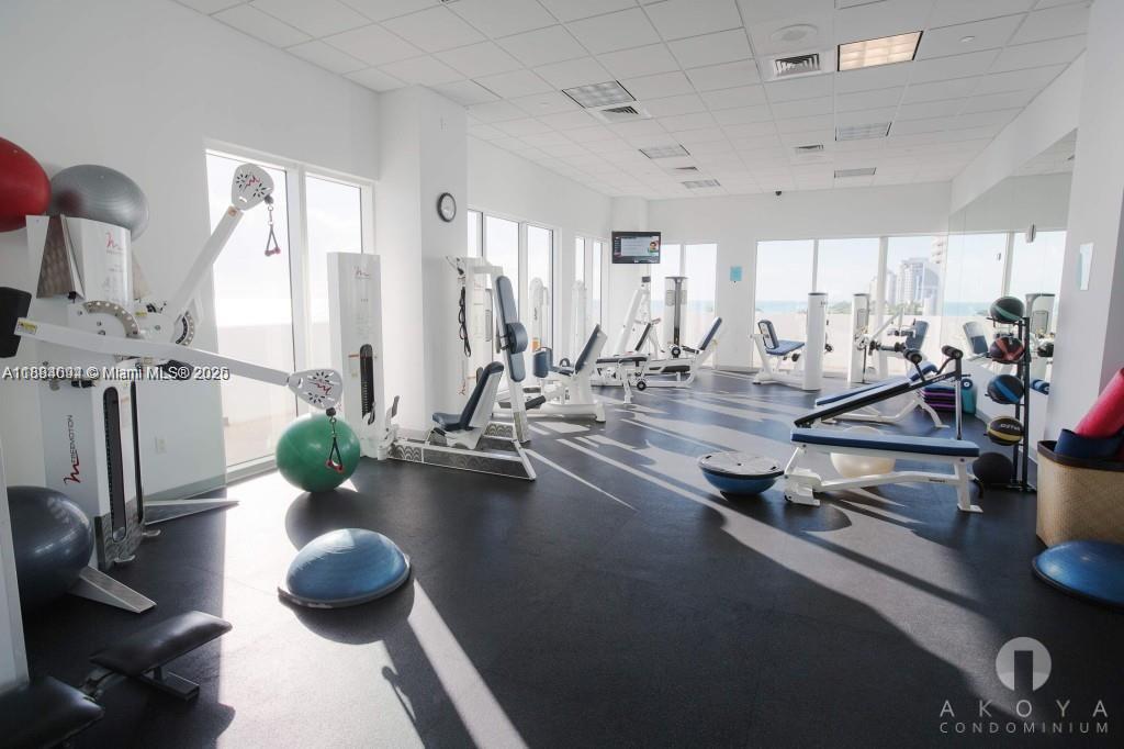 6365 Collins Ave #4204, Miami Beach FL 33141