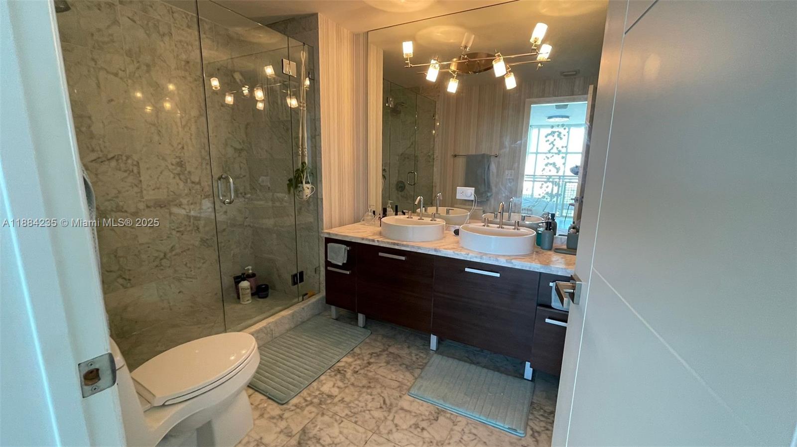 253 NE 2nd St #633, Miami FL 33132