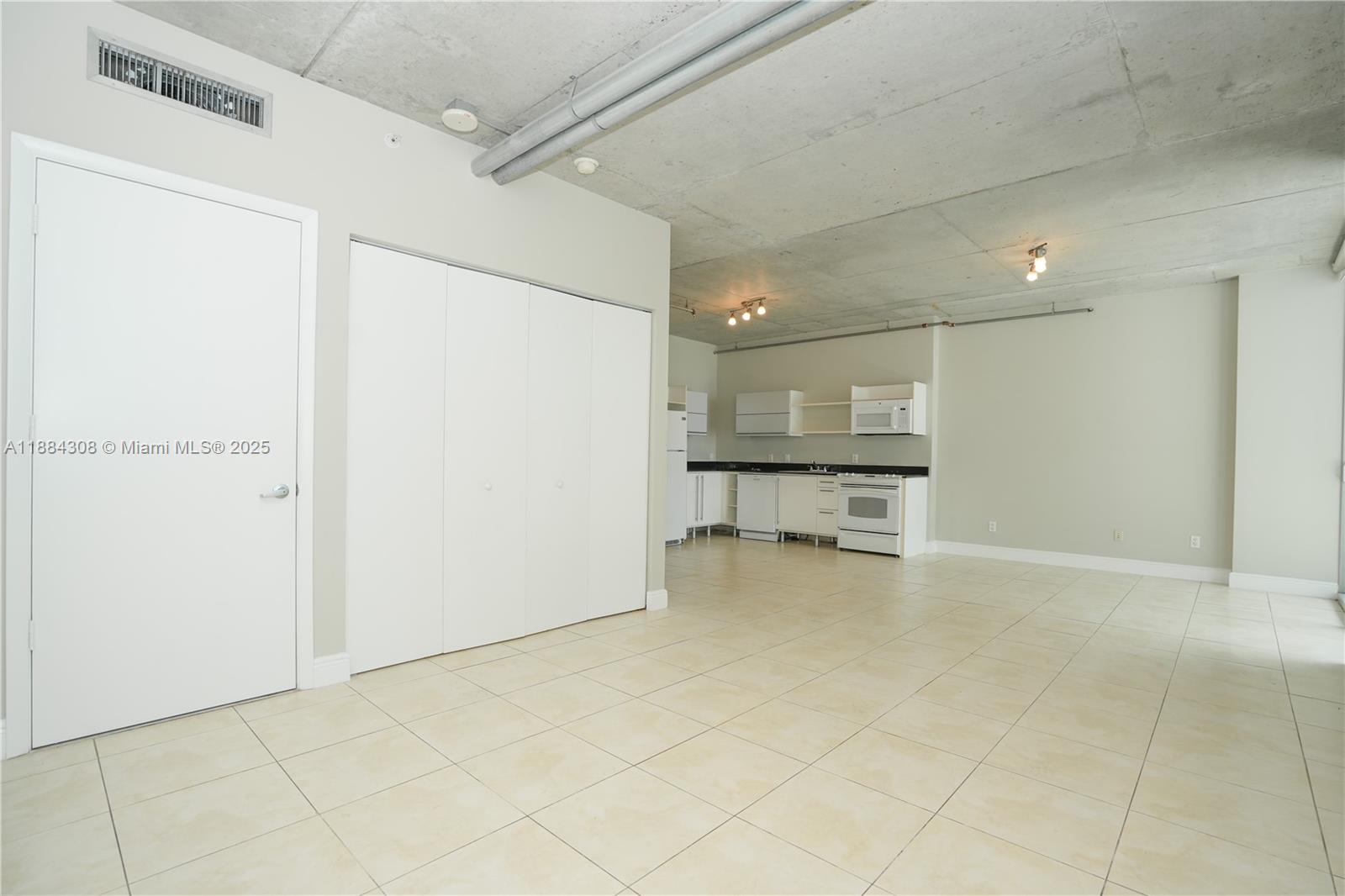690 SW 1st Ct #2032, Miami FL 33130