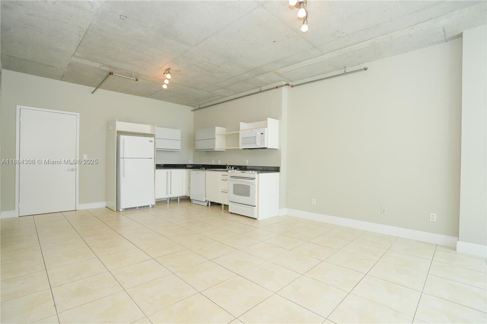 690 SW 1st Ct #2032, Miami FL 33130