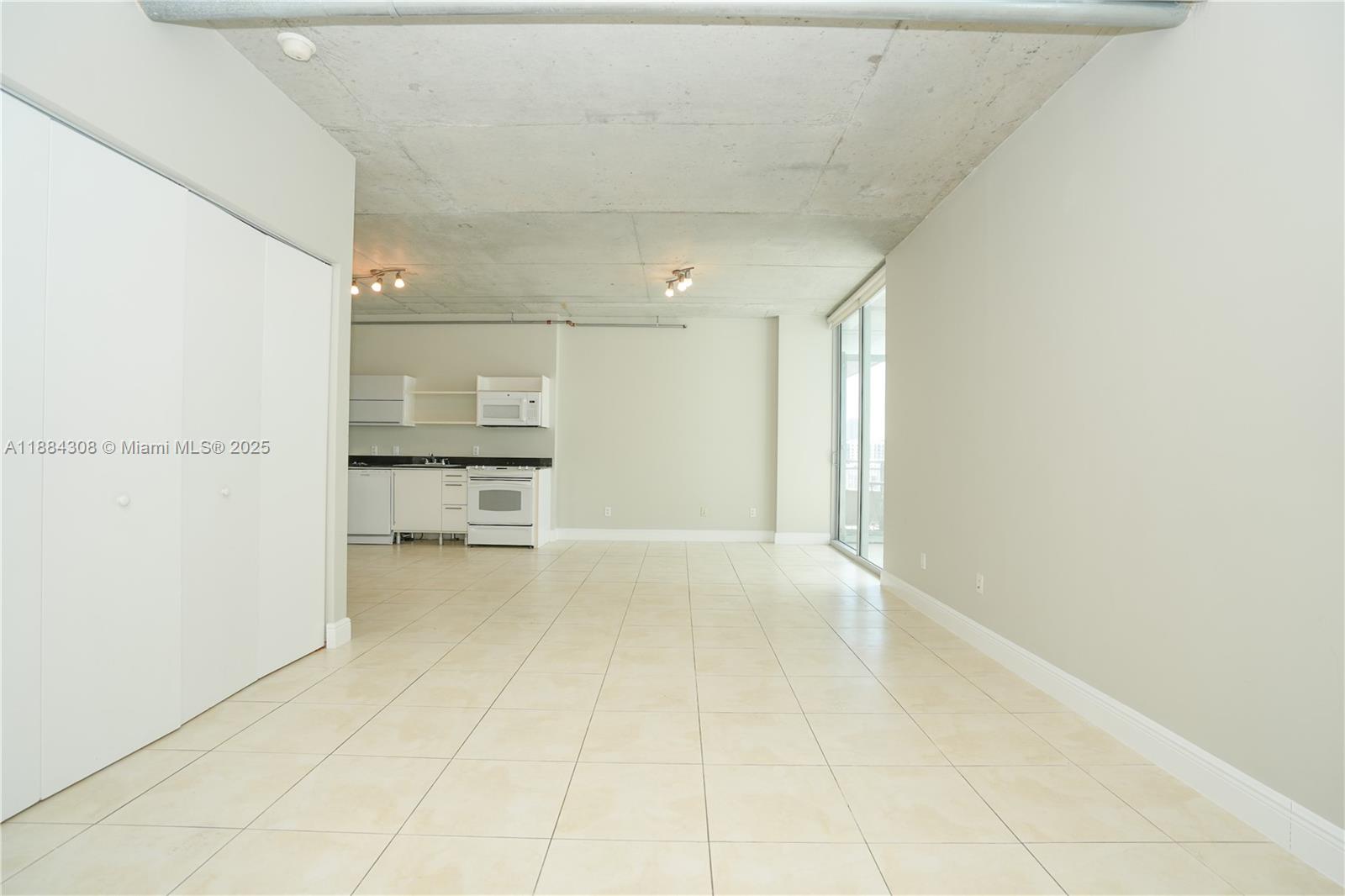 690 SW 1st Ct #2032, Miami FL 33130