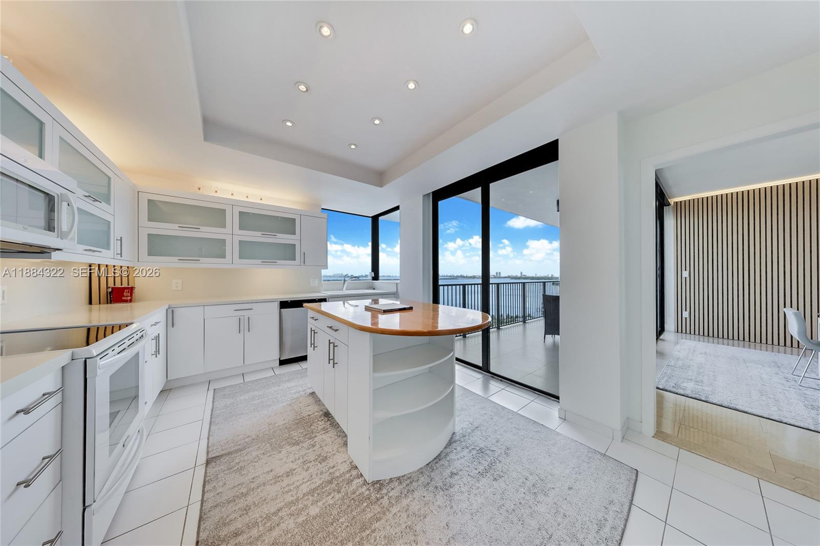 1000 Venetian Way #1902, Miami FL 33139