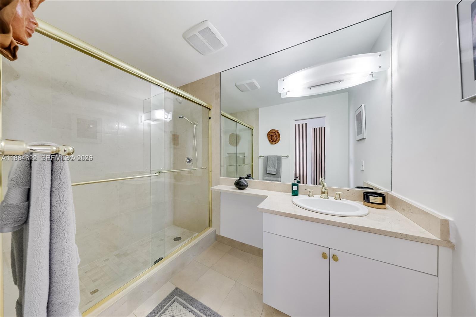 1000 Venetian Way #1902, Miami FL 33139