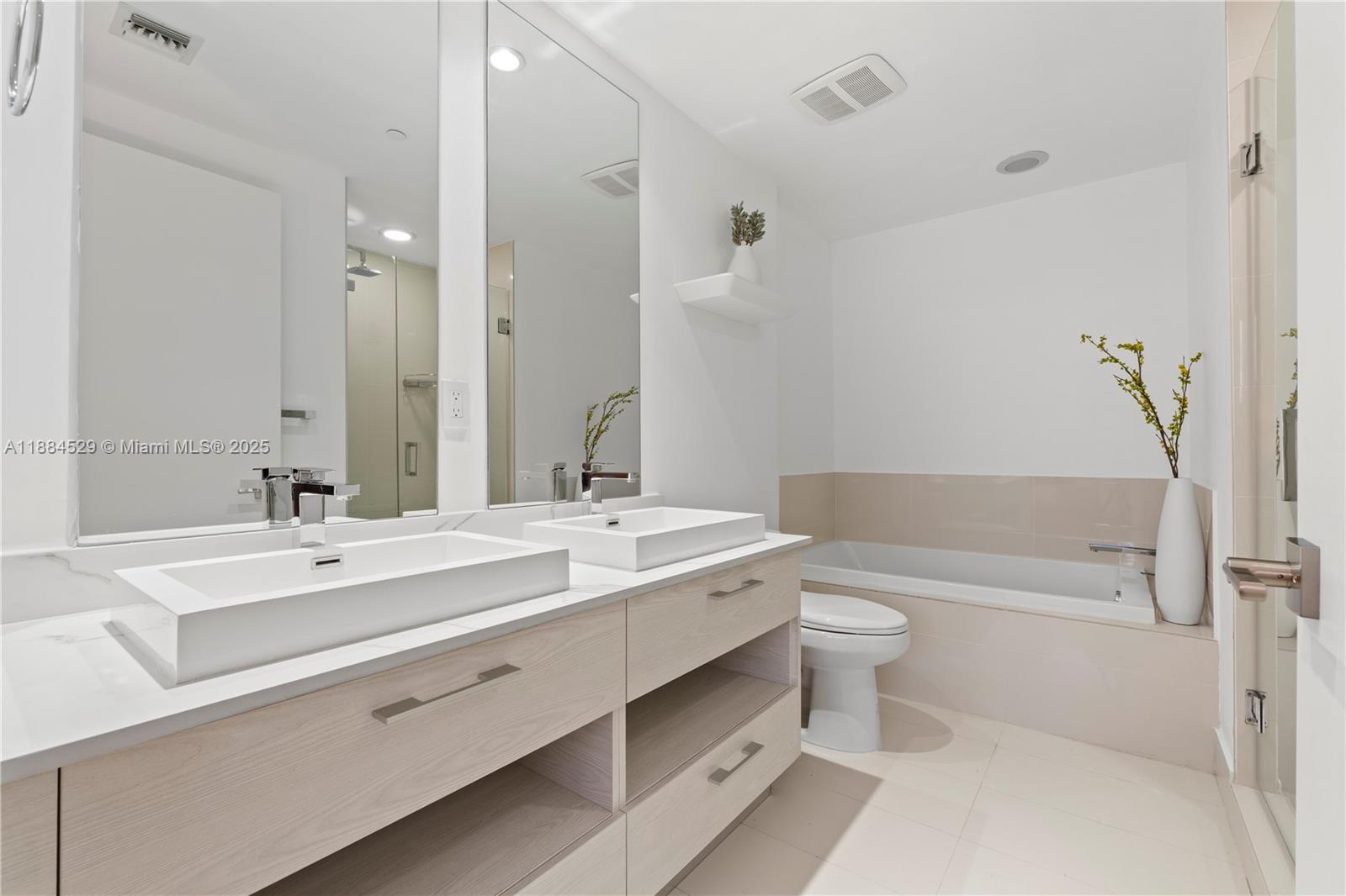 45 SW 9th St #1708, Miami FL 33130