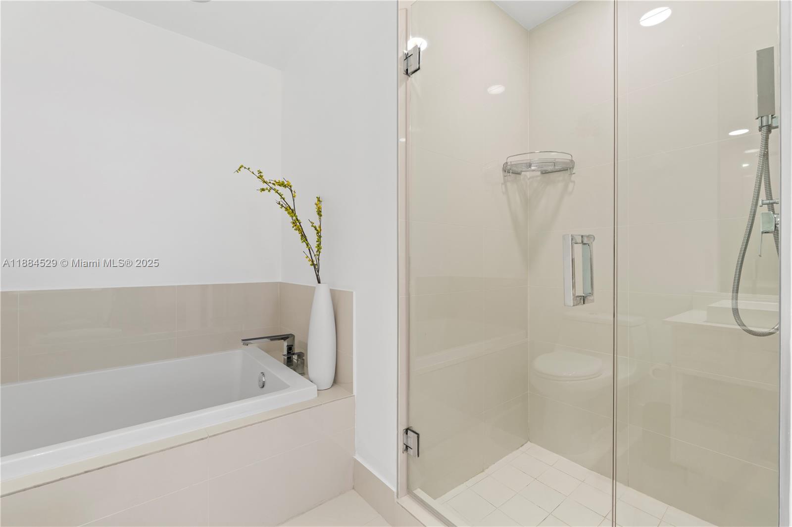 45 SW 9th St #1708, Miami FL 33130