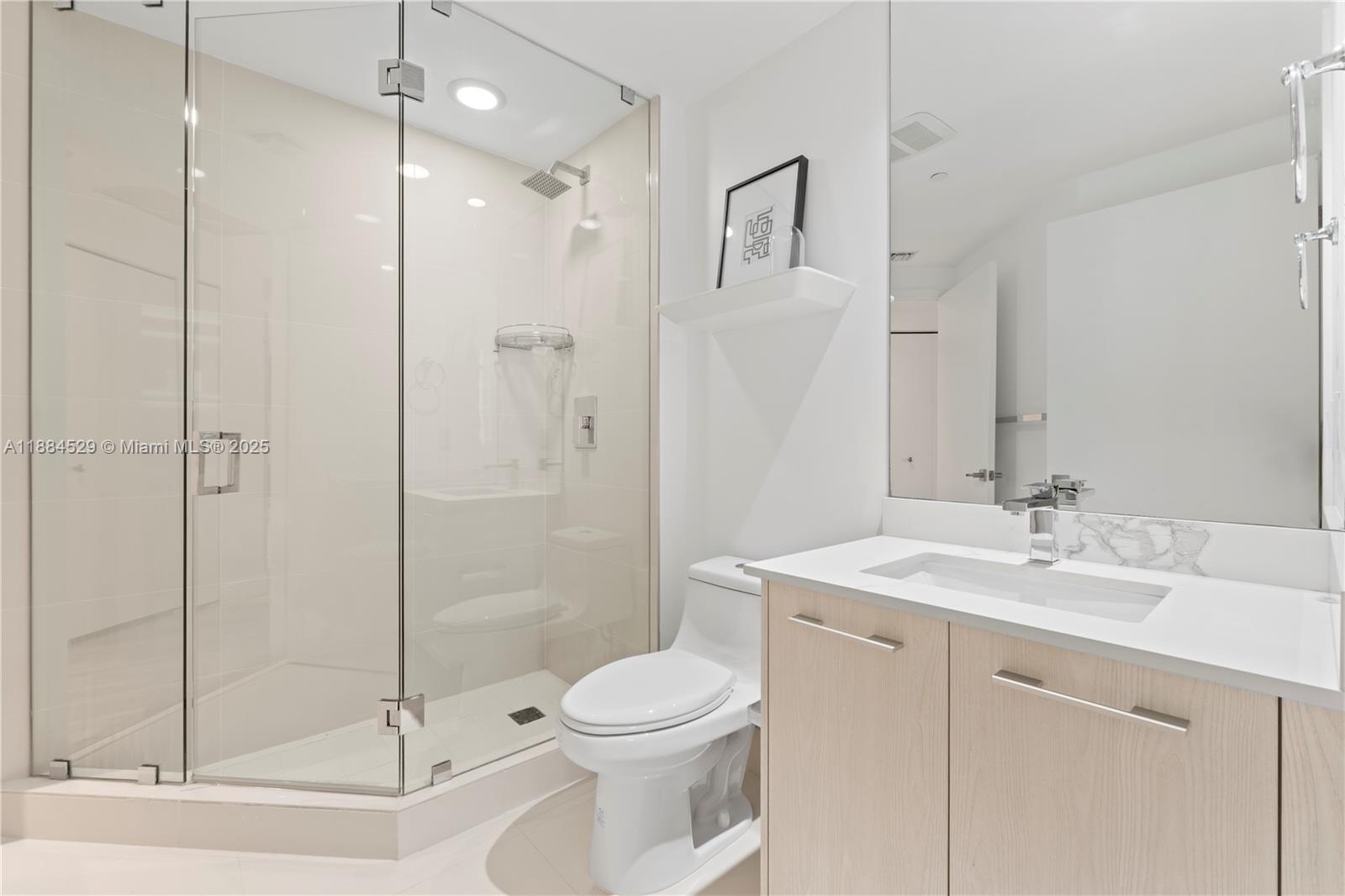 45 SW 9th St #1708, Miami FL 33130