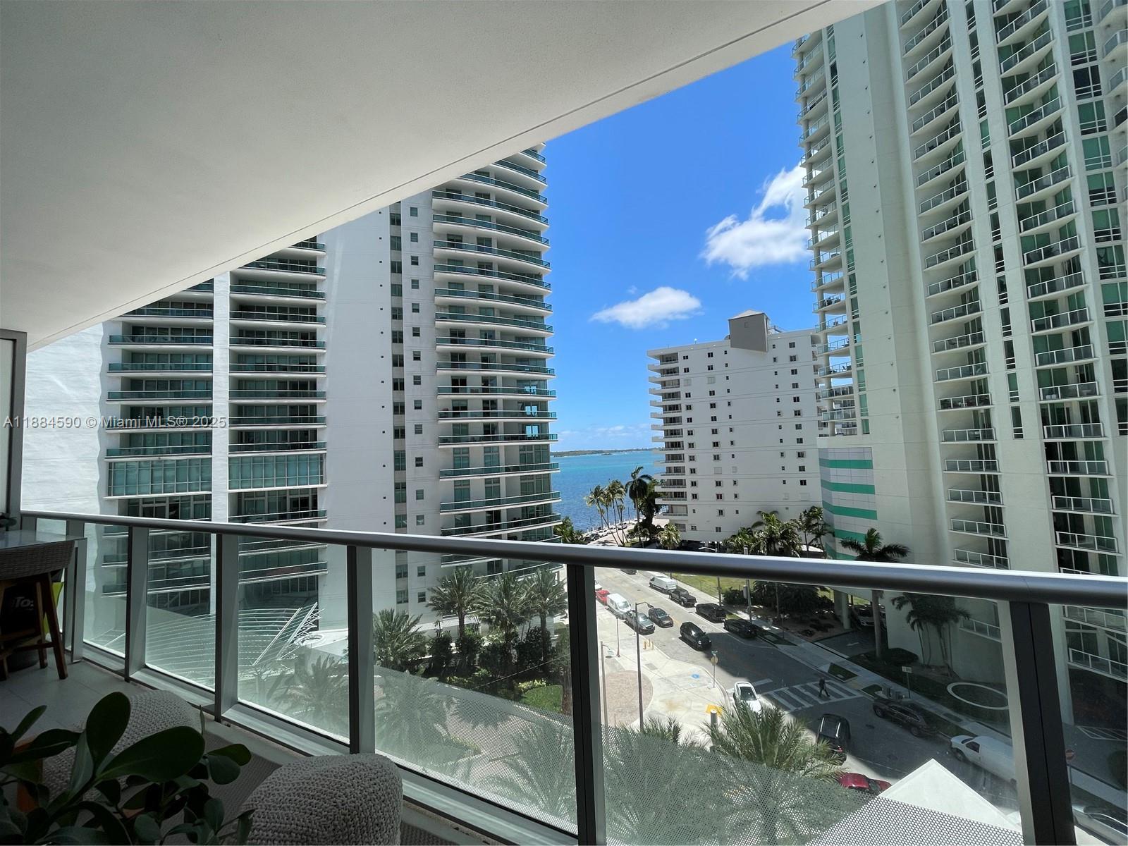 1300 Brickell Bay Dr #806, Miami FL 33131